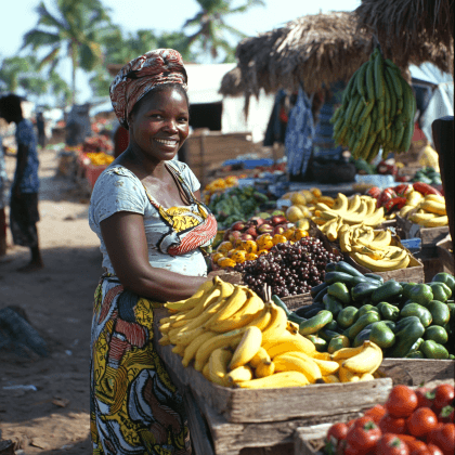 Are there any markets or shopping opportunities in Tofo?